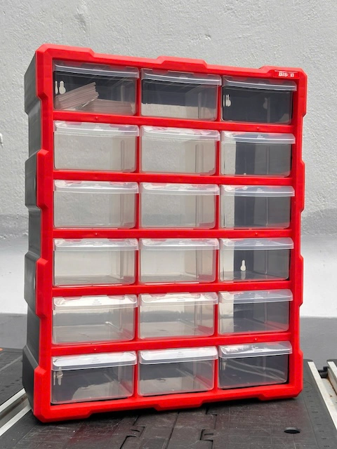 Tủ Đựng Đồ Nghề Nhựa 18 Ngăn Bison BS386202C